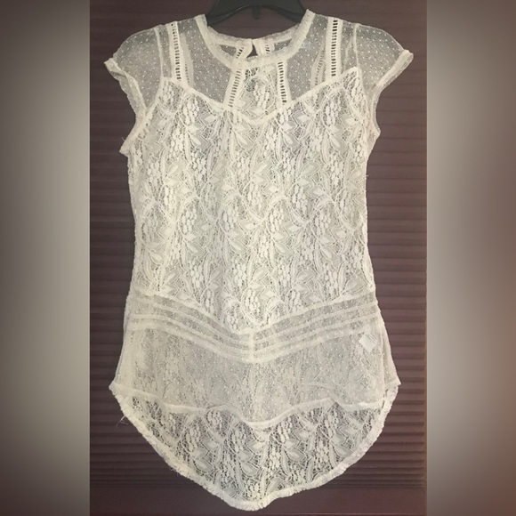 Women’s Lace Top - Picture 4 of 6